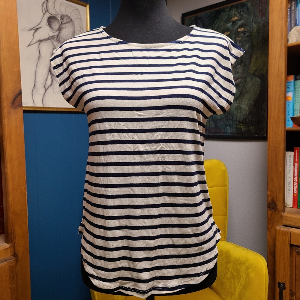 NWT Green Envelope Striped Womens Tee Size S